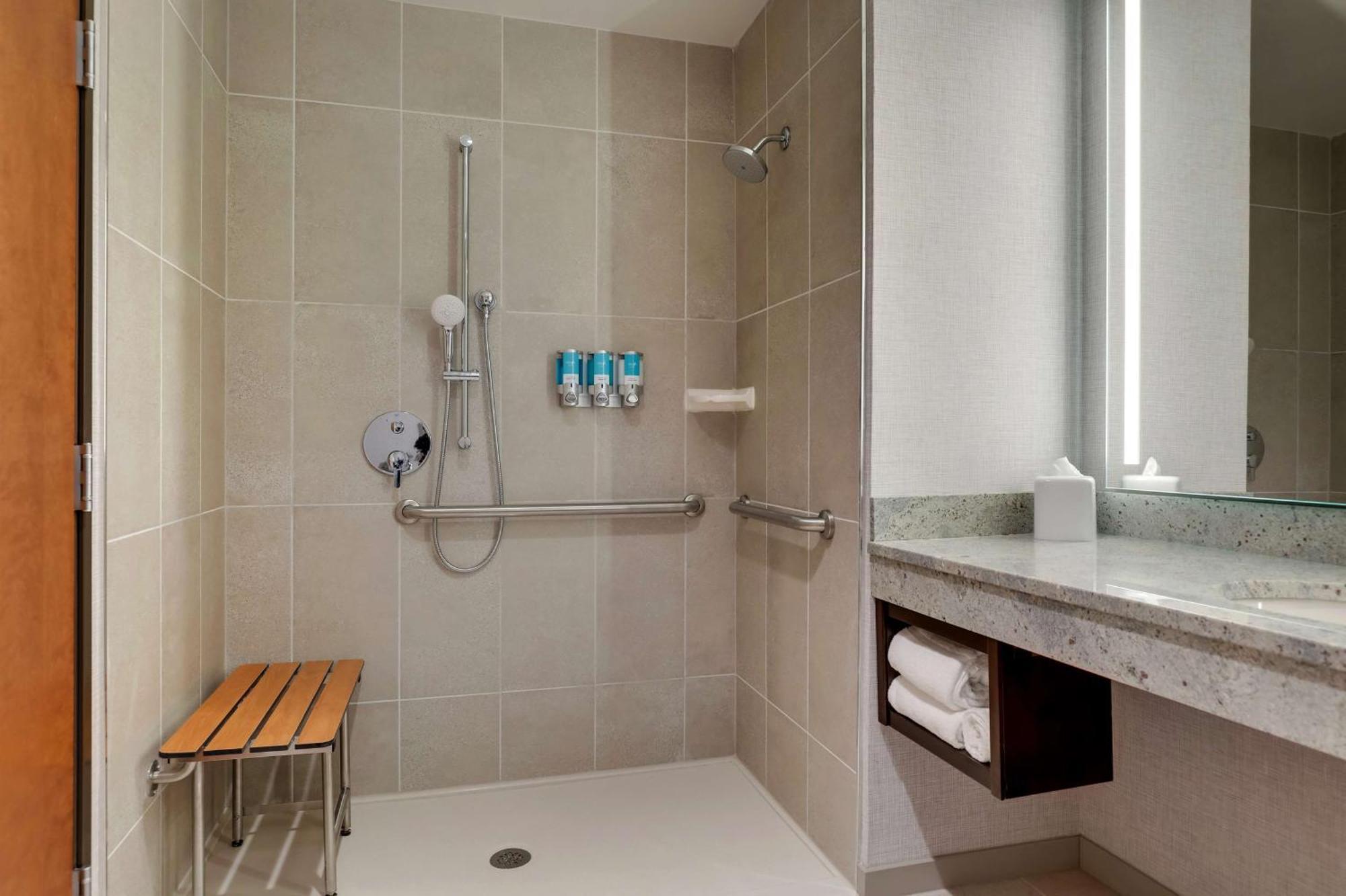 Drury Plaza Hotel Cincinnati Флорънс Екстериор снимка