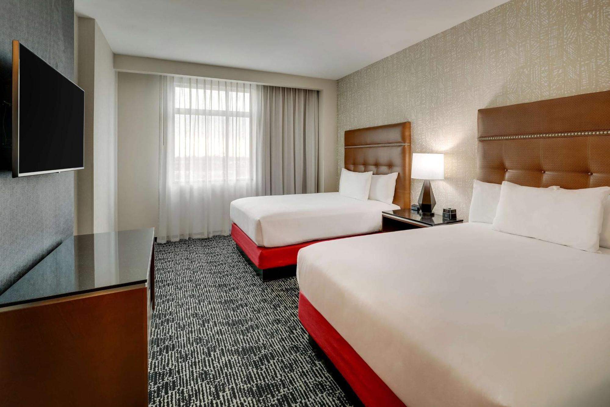Drury Plaza Hotel Cincinnati Флорънс Екстериор снимка